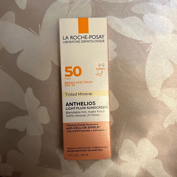 La Roche-Posay Tinted SPF 50 - Picture 3 of 4